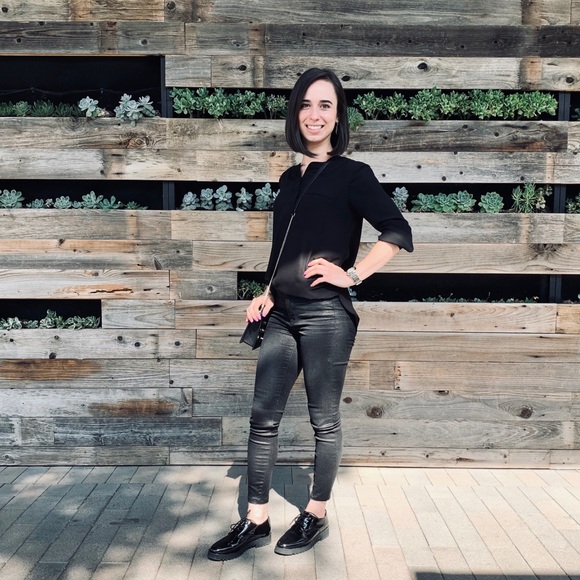 Meet your Posher, Elizabeth - Picture 2 of 2